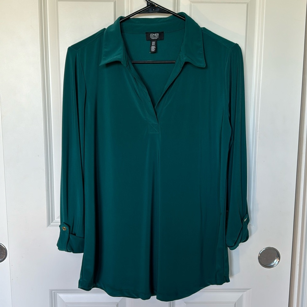 Jones New York Dark Green Stretchy Top Size M